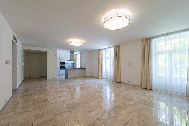 Hlboká cesta, Staré Mesto - Bratislava I | Rent, Apartment, Two-bedroom (3+kk), 177 m²