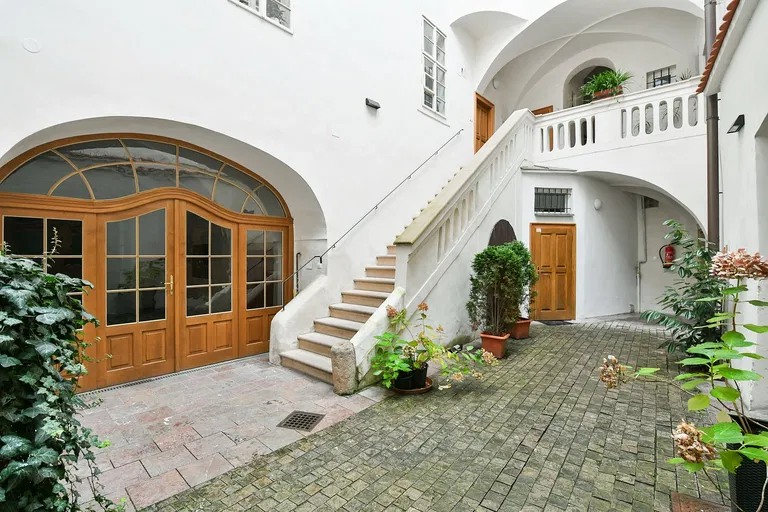 Tomášská, Malá Strana - Prague 1 | Sale, Apartment, Three-bedroom (4+1), 125 m²