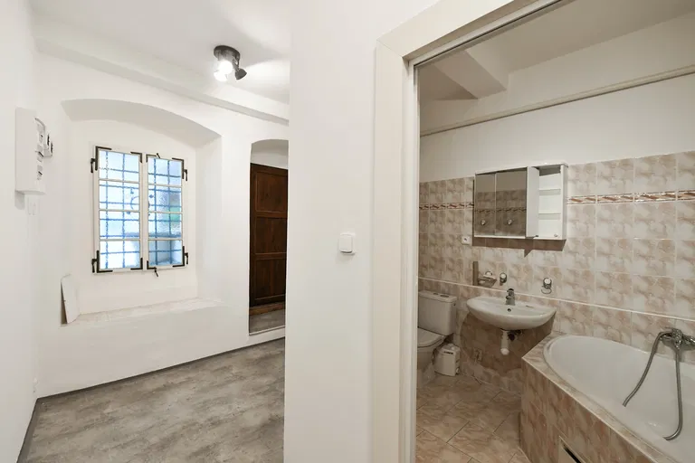 Tomášská, Malá Strana - Prague 1 | Sale, Apartment, Three-bedroom (4+1), 125 m²