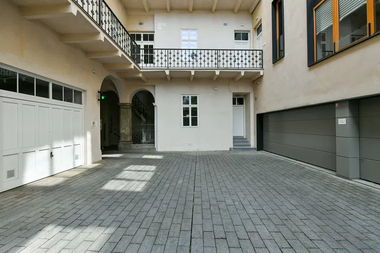 Plzeňská, Smíchov - Praha 5 | Predaj, Byt, 3-izbový, 80 m²