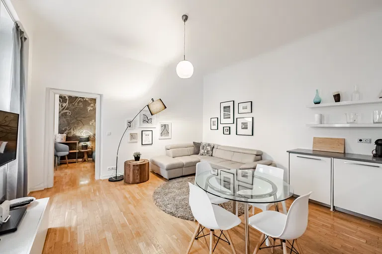 Náprstkova, Staré Město - Prague 1 | Sale, Apartment, One-bedroom (2+kk), 47 m²