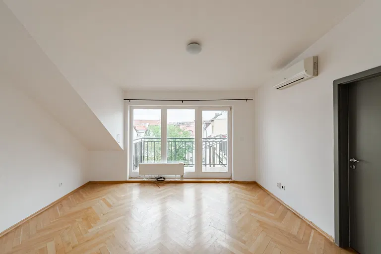 Řipská, Vinohrady - Prague 3 | Sale, Apartment, One-bedroom (2+kk), 80 m²