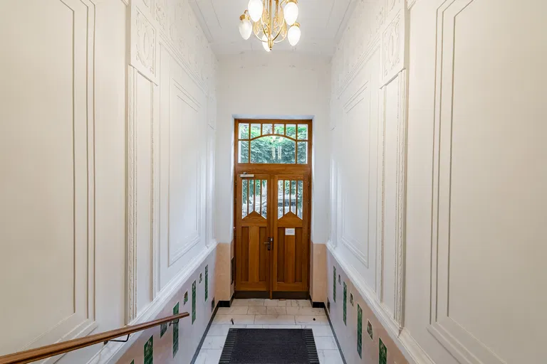 Ovenecká, Bubeneč - Prague 7 | Sale, Apartment, One-bedroom (2+kk), 73 m²