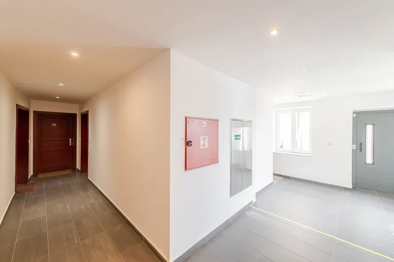Řipská, Vinohrady - Prague 3 | Sale, Apartment, One-bedroom (2+kk), 80 m²