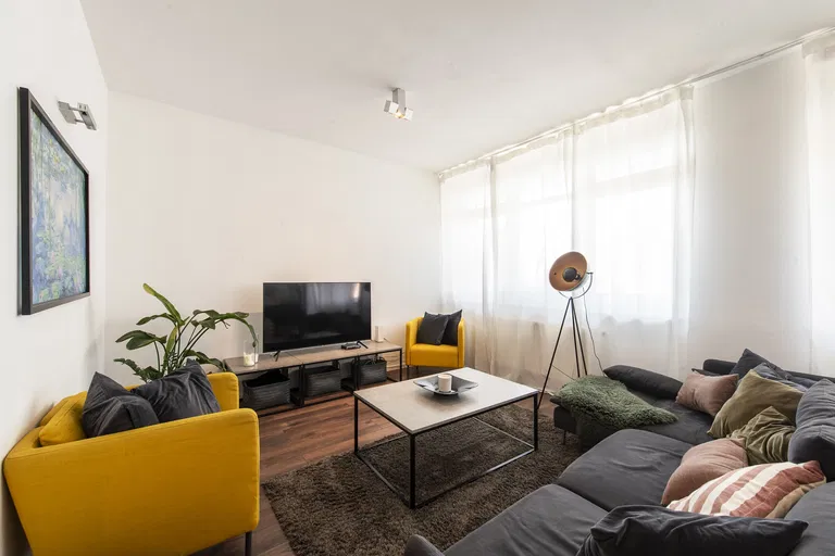 Zadunajská cesta, Petržalka - Bratislava V | Predaj, Byt, 4-izbový, 118 m²