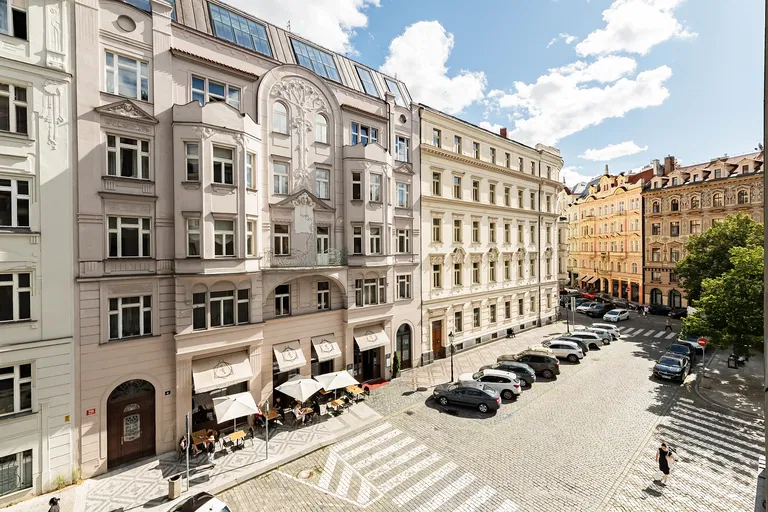 U Obecního dvora, Staré Město - Prague 1 | Sale, Apartment, One-bedroom (2+1), 83 m²