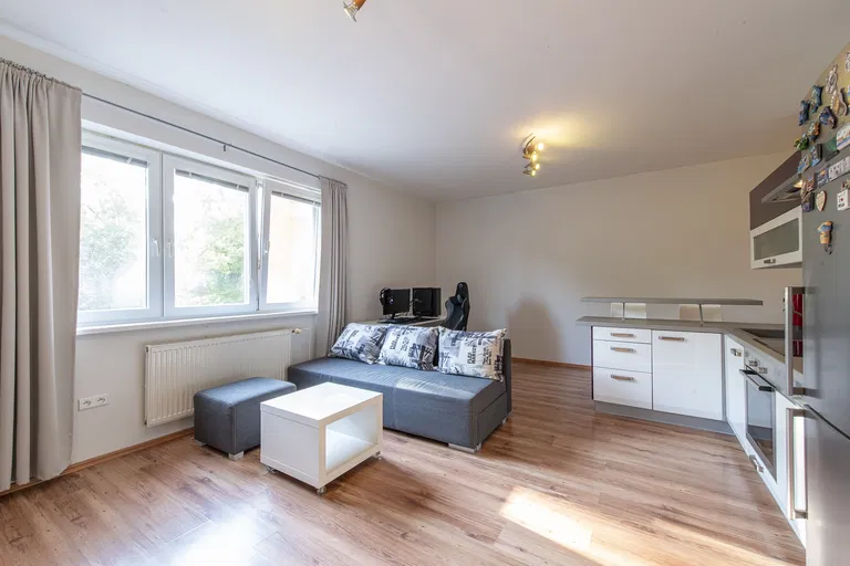 Antolská, Petržalka - Bratislava V | Predaj, Byt, 1-izbový, 42 m²