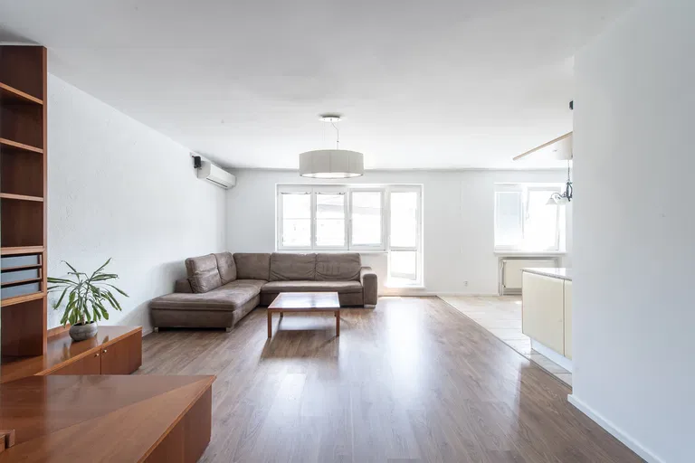 Tichá, Staré Mesto - Bratislava I | Rent, Apartment, Three-bedroom (4+kk), 186 m²