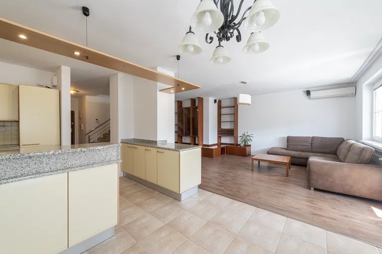 Tichá, Staré Mesto - Bratislava I | Rent, Apartment, Three-bedroom (4+kk), 186 m²