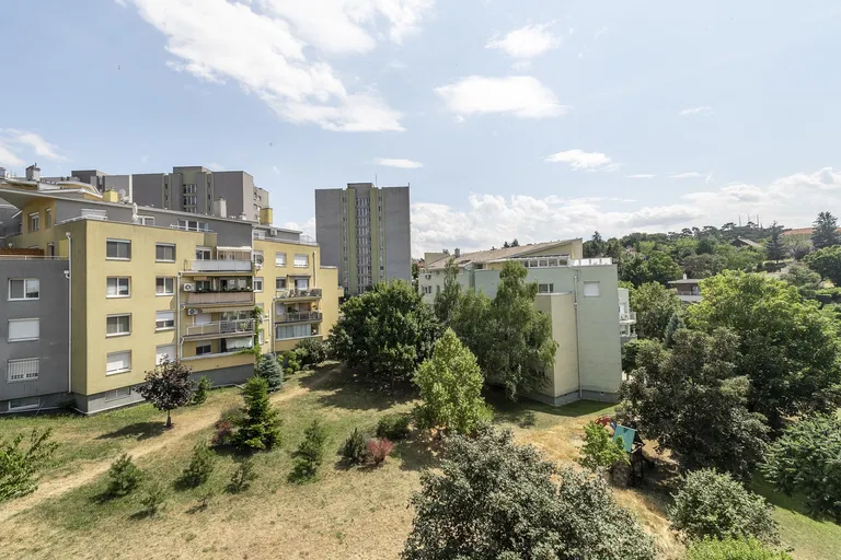 Tichá, Staré Mesto - Bratislava I | Rent, Apartment, Three-bedroom (4+kk), 186 m²