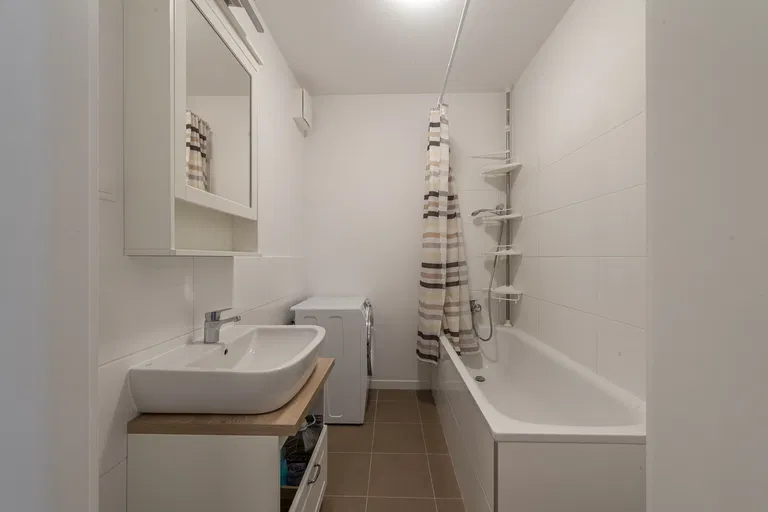 Zuzany Chalupovej, Petržalka - Bratislava V | Prenájom, Byt, 4-izbový, 94 m²