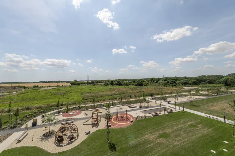 Zuzany Chalupovej, Petržalka - Bratislava V | Prenájom, Byt, 4-izbový, 94 m²