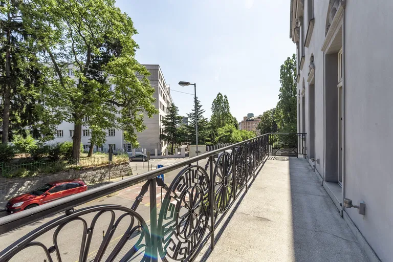 Hlboká cesta, Staré Mesto - Bratislava I | Rent, Apartment, Two-bedroom (3+kk), 191 m²