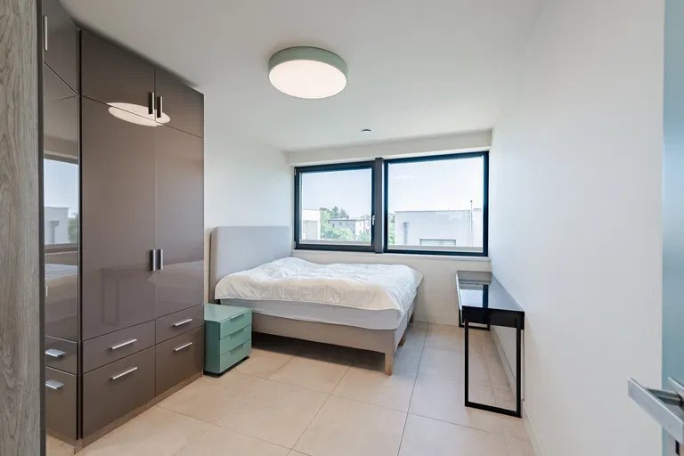 Dercsenyiho, Dolní Počernice - Prague 9 | Sale, House, Four-bedroom (5+kk), 180 m²
