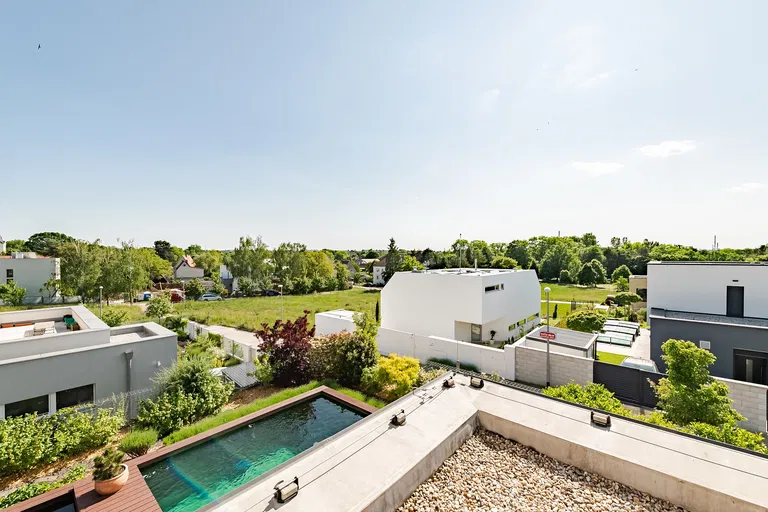 Dercsenyiho, Dolní Počernice - Prague 9 | Sale, House, Four-bedroom (5+kk), 180 m²