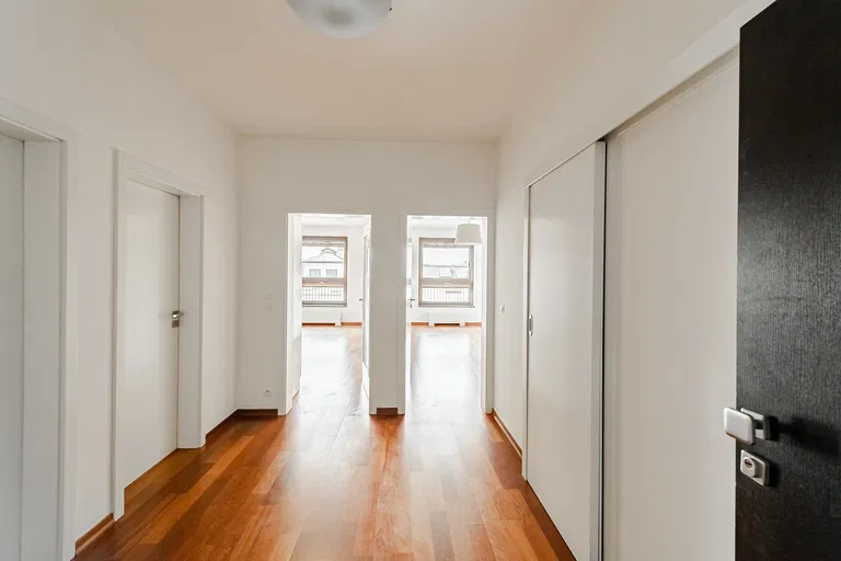 U Uranie, Holešovice - Praha 7 | Predaj, Byt, 2-izbový, 71 m²