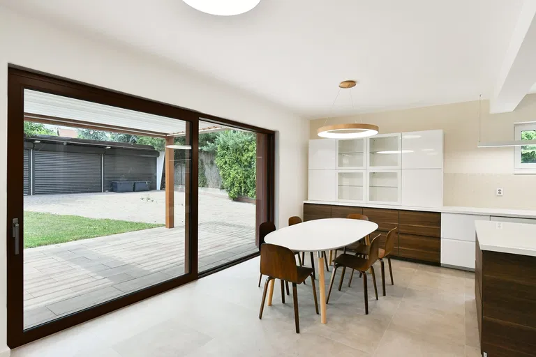 Burdova, Kyje - Prague 9 | Sale, House, Six-bedroom (7+kk), 265 m²