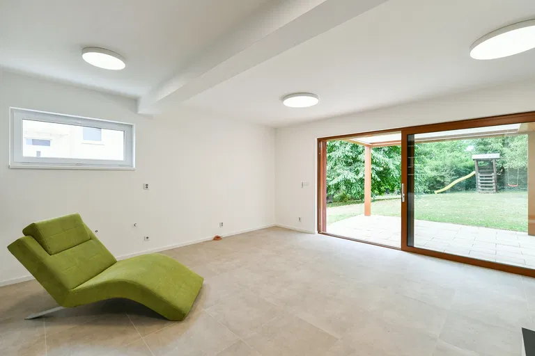 Burdova, Kyje - Prague 9 | Sale, House, Six-bedroom (7+kk), 265 m²