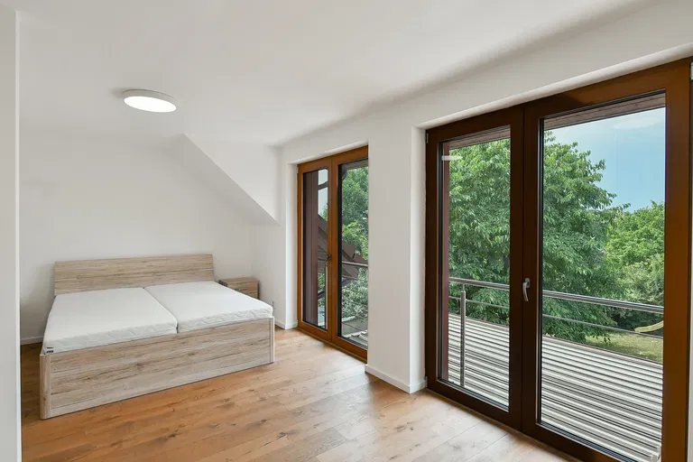 Burdova, Kyje - Prague 9 | Sale, House, Six-bedroom (7+kk), 265 m²