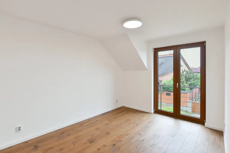 Burdova, Kyje - Prague 9 | Sale, House, Six-bedroom (7+kk), 265 m²