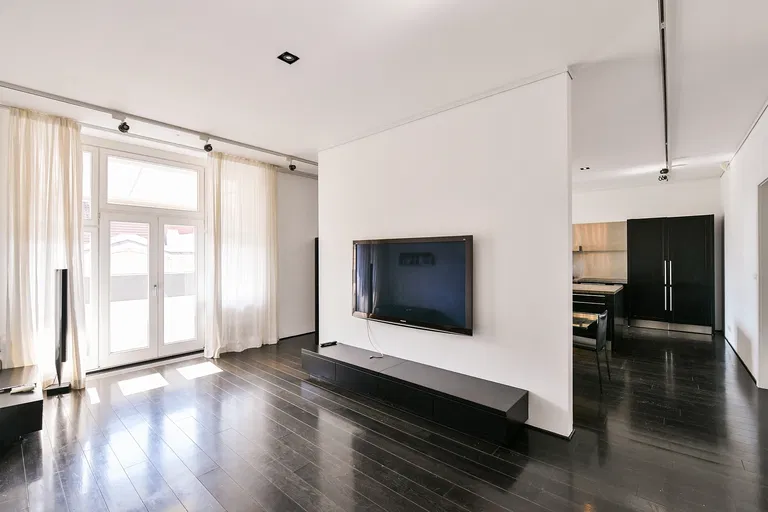 Národní obrany, Bubeneč - Prague 6 | Rent, Apartment, Three-bedroom (4+kk), 170 m²