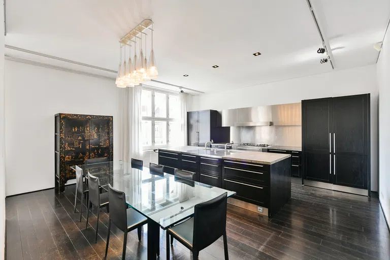 Národní obrany, Bubeneč - Prague 6 | Rent, Apartment, Three-bedroom (4+kk), 170 m²
