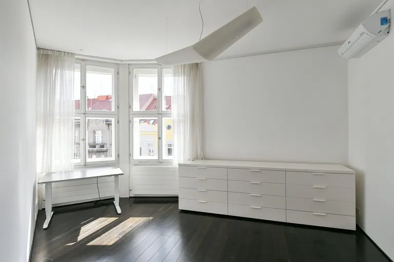 Národní obrany, Bubeneč - Prague 6 | Rent, Apartment, Three-bedroom (4+kk), 170 m²