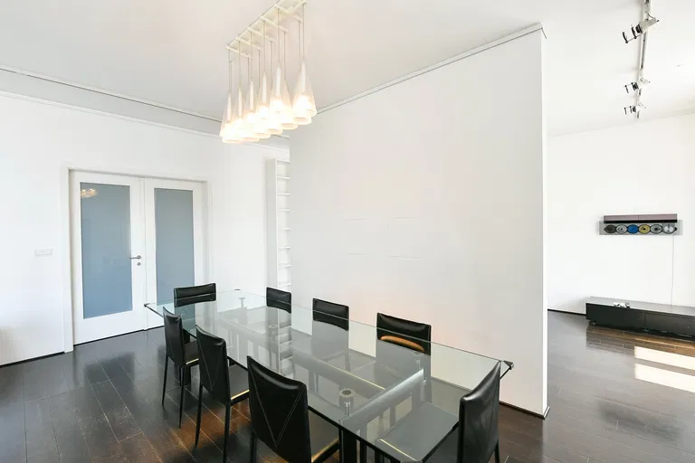Národní obrany, Bubeneč - Prague 6 | Rent, Apartment, Three-bedroom (4+kk), 170 m²