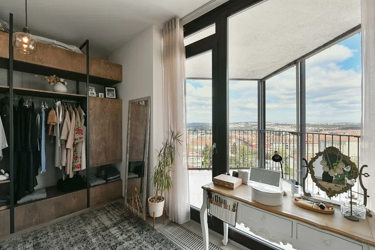 Pitterova, Žižkov - Prague 3 | Sale, Apartment, Three-bedroom (4+kk), 180 m²