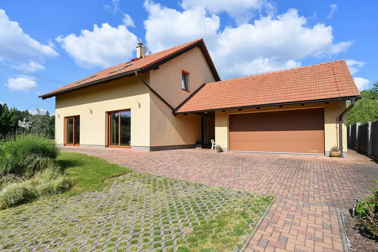 Starobabická, Babice - Praha-východ | Sale, House, Three-bedroom (4+kk), 186 m²