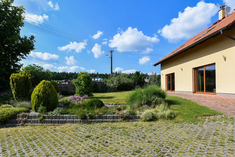 Starobabická, Babice - Praha-východ | Sale, House, Three-bedroom (4+kk), 186 m²