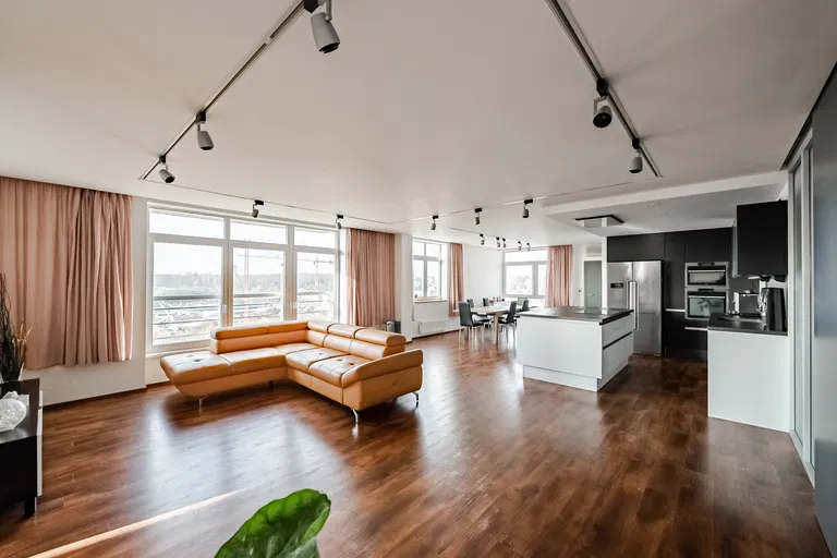 Vinohradská, Strašnice - Prague 10 | Sale, Apartment, Three-bedroom (4+kk), 176 m²
