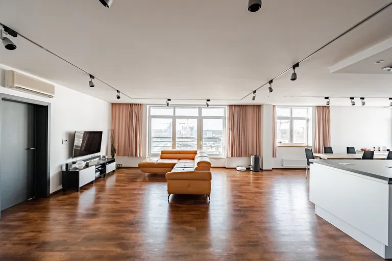 Vinohradská, Strašnice - Prague 10 | Sale, Apartment, Three-bedroom (4+kk), 176 m²