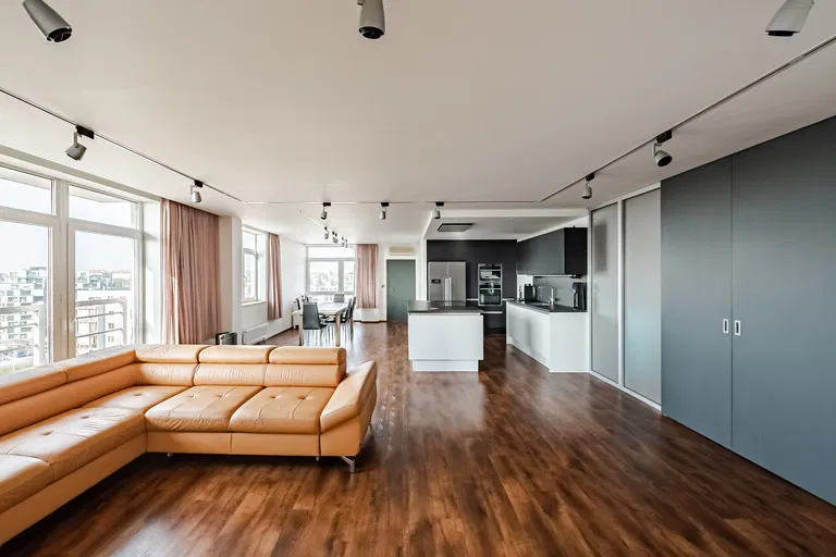 Vinohradská, Strašnice - Prague 10 | Sale, Apartment, Three-bedroom (4+kk), 176 m²