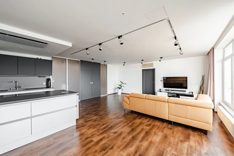 Vinohradská, Strašnice - Prague 10 | Sale, Apartment, Three-bedroom (4+kk), 176 m²