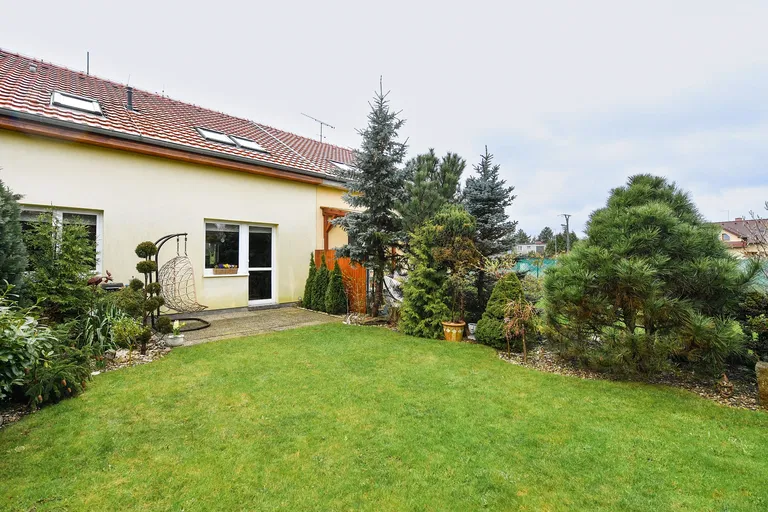 Dobříčská, Nučice - Praha-západ | Sale, House, Three-bedroom (4+kk), 132 m²
