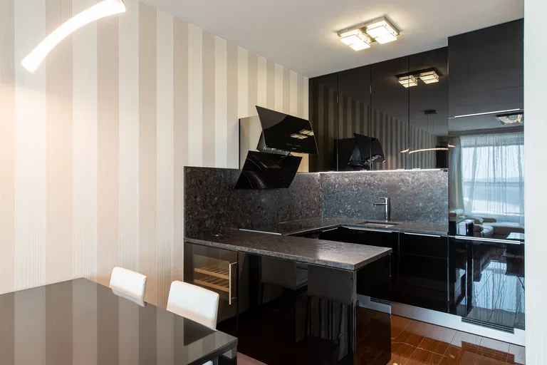 Landererova, Bratislava - Bratislava I | Prenájom, Byt, 2-izbový, 66 m²