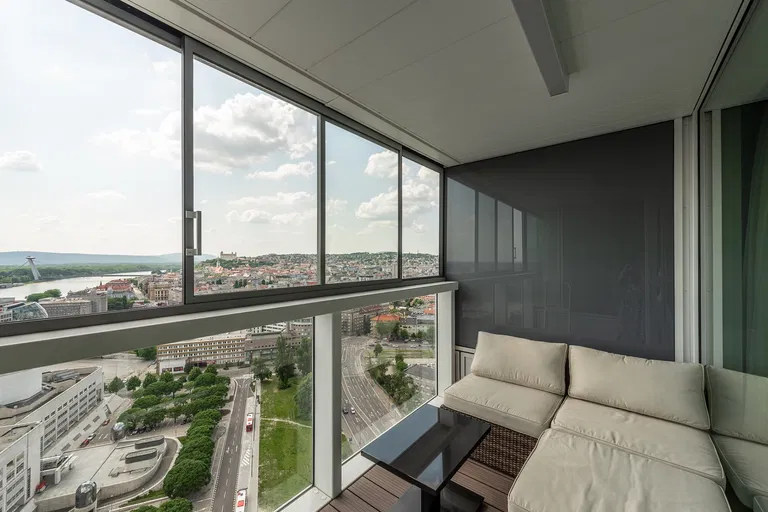 Landererova, Bratislava - Bratislava I | Prenájom, Byt, 2-izbový, 66 m²