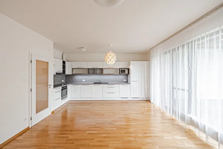 Učňovská, Hrdlořezy - Praha 9 | Prenájom, Byt, 3-izbový, 97 m²
