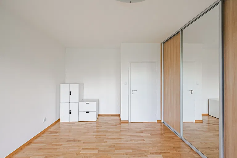 Učňovská, Hrdlořezy - Praha 9 | Prenájom, Byt, 3-izbový, 97 m²