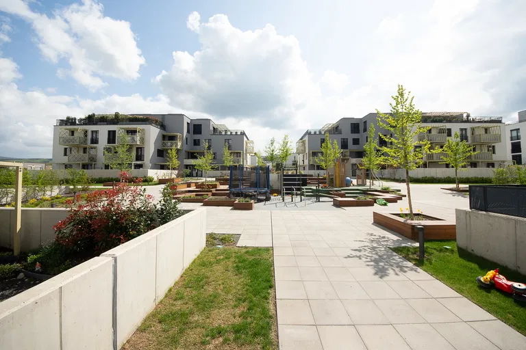 Ota Holúska, Záhorská Bystrica - Bratislava IV | Rent, Apartment, Two-bedroom (3+kk), 77 m²