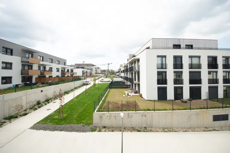 Ota Holúska, Záhorská Bystrica - Bratislava IV | Rent, Apartment, Two-bedroom (3+kk), 77 m²