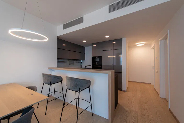 Továrenská, Staré Mesto - Bratislava I | Prenájom, Byt, 3-izbový, 98 m²