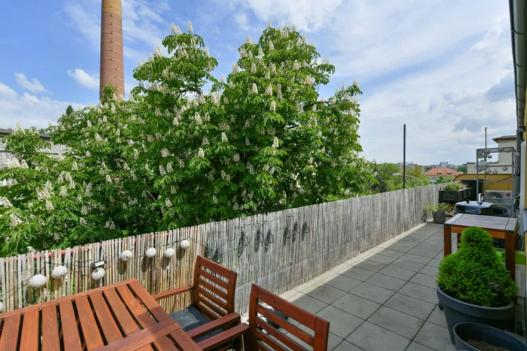 Ruská, Vršovice - Prague 10 | Sale, Apartment, One-bedroom (2+kk), 98 m²