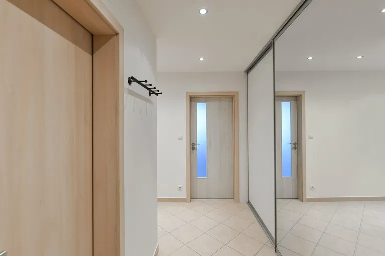 Modenská, Horní Měcholupy - Prague 10 | Sale, Apartment, One-bedroom (2+kk), 75 m²