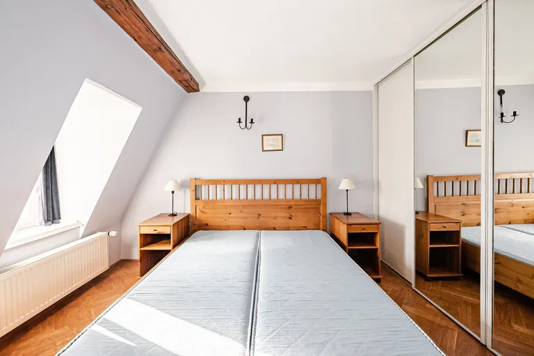 U lužického semináře, Malá Strana - Praha 1 | Predaj, Byt, 4-izbový, 70 m²