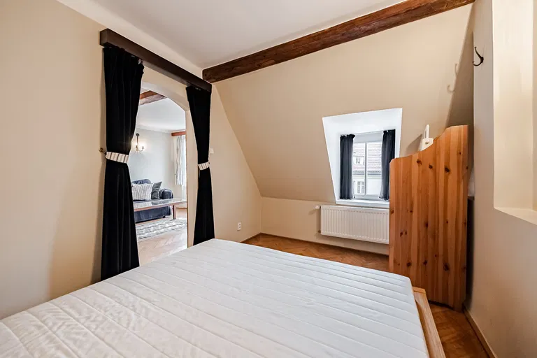 U lužického semináře, Malá Strana - Praha 1 | Predaj, Byt, 4-izbový, 70 m²
