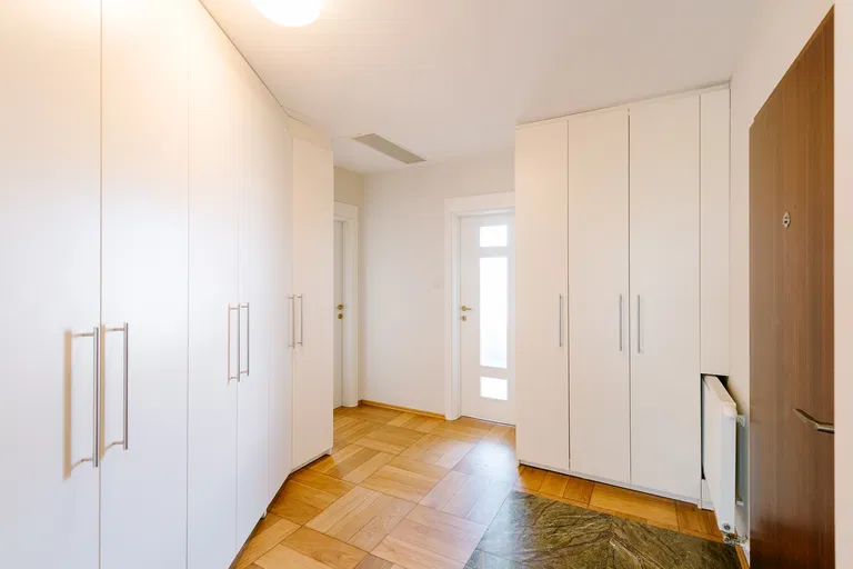 Mudroňova, Staré Mesto - Bratislava I | Rent, Apartment, Four-bedroom (5+1), 246 m²