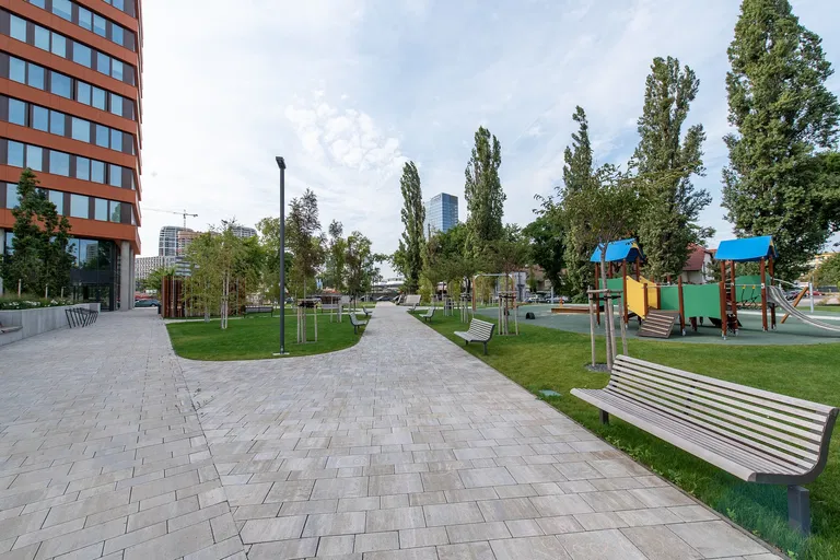 Súkennícka, Bratislava - Bratislava II | Prenájom, Byt, 2-izbový, 61 m²