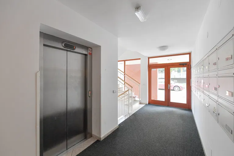 Prorektorská, Malešice - Prague 10 | Sale, Apartment, Two-bedroom (3+kk), 78 m²